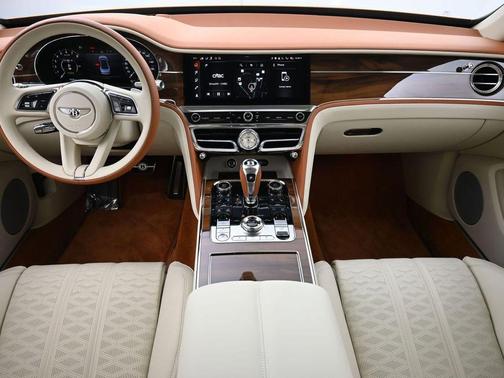 Sunburst Gold 2026 Bentley Flying Spur Mulliner