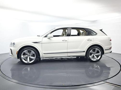 Glacier White 2024 Bentley Bentayga V8
