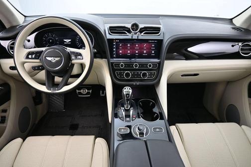 Glacier White 2024 Bentley Bentayga V8