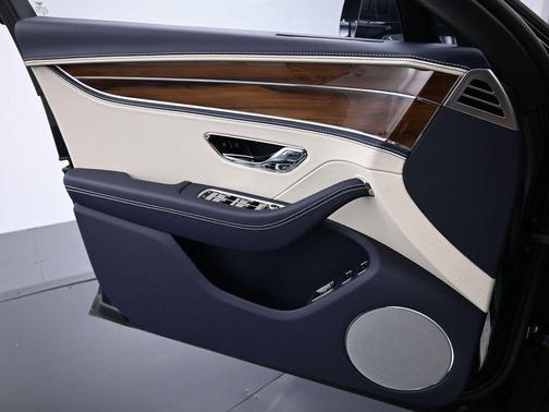 Dark Sapphire 2026 Bentley Flying Spur