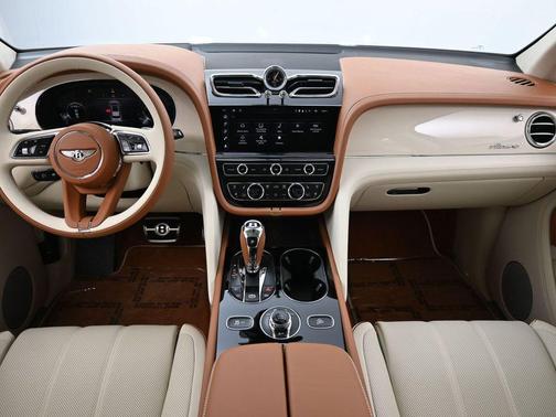 Glacier White 2026 Bentley Bentayga Azure