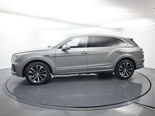 2024 Bentley Bentayga EWB 