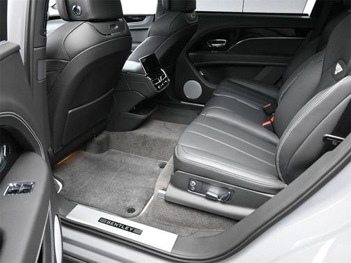 2024 Bentley Bentayga EWB 
