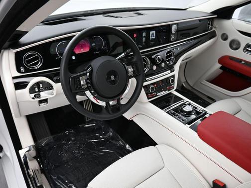 2025 Rolls-Royce Ghost 