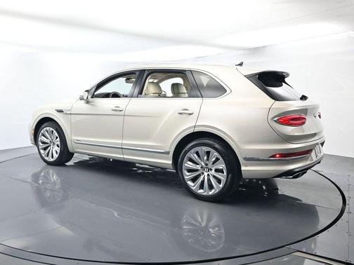 White Sand 2026 Bentley Bentayga Azure