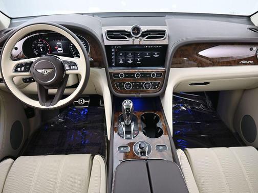 White Sand 2026 Bentley Bentayga Azure