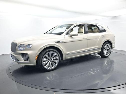 White Sand 2026 Bentley Bentayga Azure