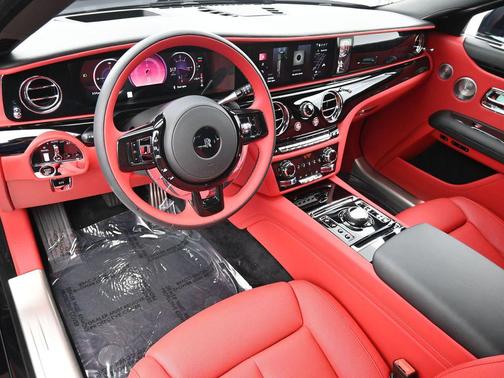 2025 Rolls-Royce Ghost 