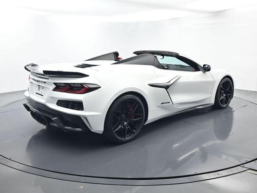 Arctic White 2024 Chevrolet Corvette Z06