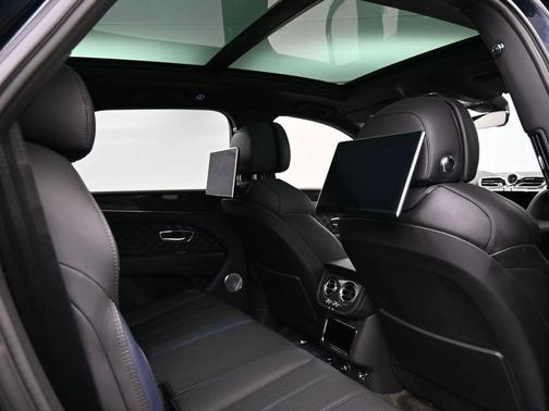 Black Sapphire Metallic 2023 Bentley Bentayga Speed