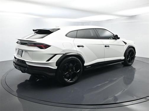 2024 Lamborghini Urus Performante