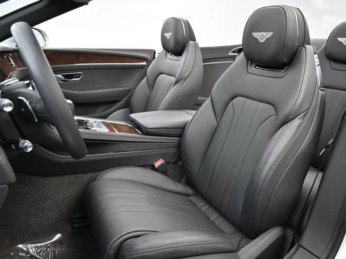 Moonbeam 2023 Bentley Continental GT Base