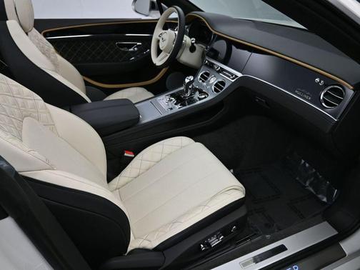 Glacier White 2023 Bentley Continental GT Base
