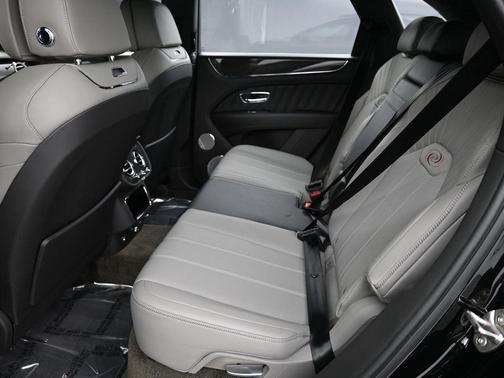2022 Bentley Bentayga V8