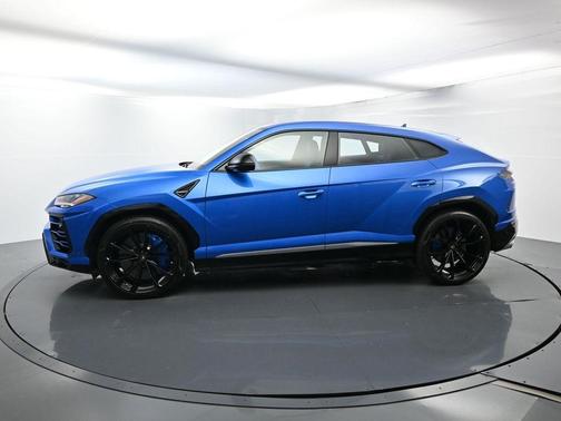 2020 Lamborghini Urus Base