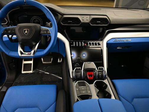 2020 Lamborghini Urus Base