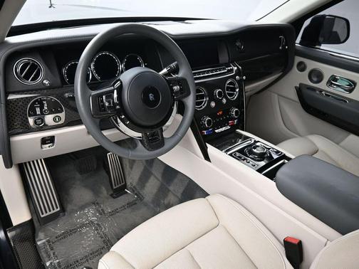 2022 Rolls-Royce Cullinan Black Badge