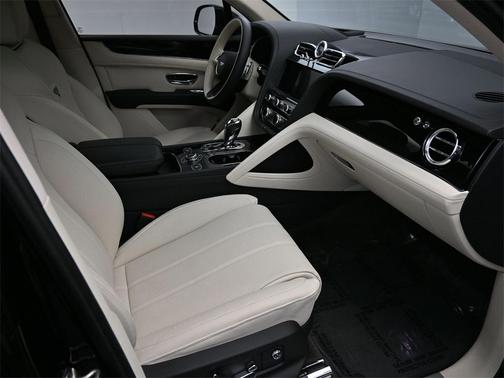 2023 Bentley Bentayga V8