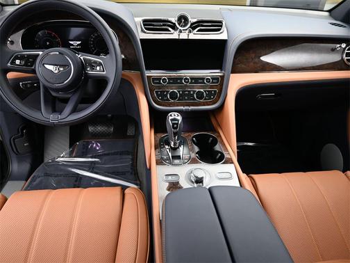 2025 Bentley Bentayga EWB