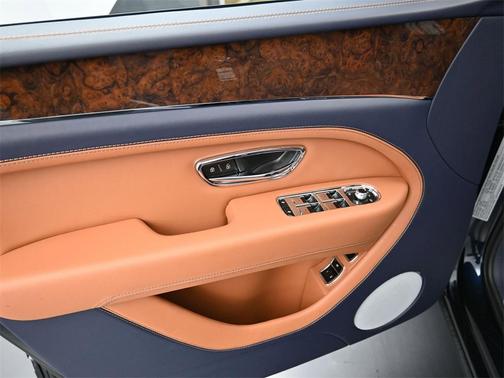 2025 Bentley Bentayga EWB