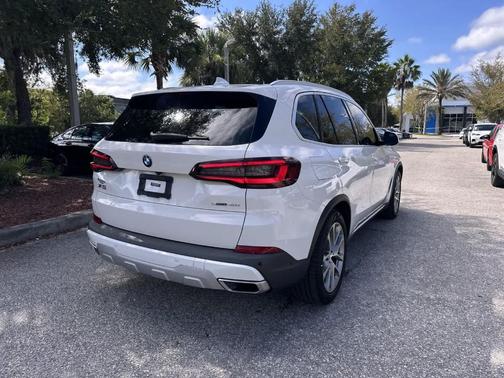 Alpine White 2021 BMW X5 sDrive40i