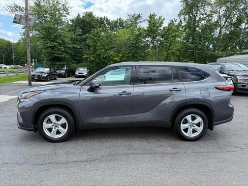 2022 Toyota Highlander LE