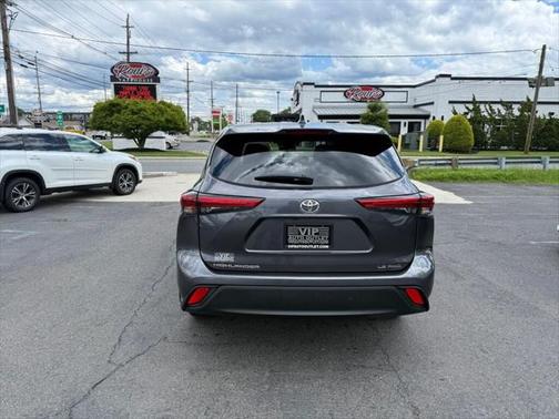 2022 Toyota Highlander LE