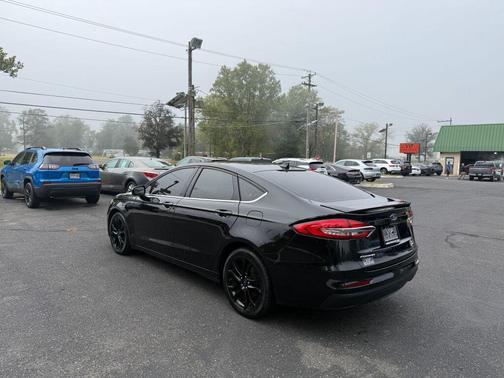 2020 Ford Fusion SE