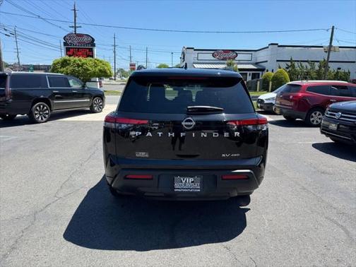2022 Nissan Pathfinder SV 4WD