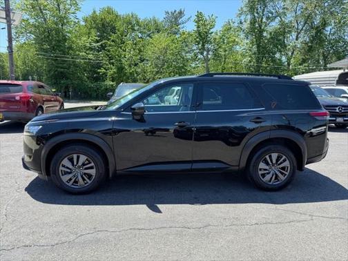 2022 Nissan Pathfinder SV 4WD