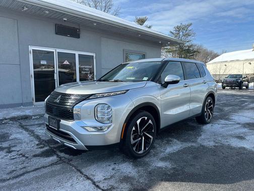 2022 Mitsubishi Outlander SE