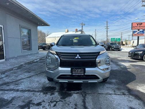 2022 Mitsubishi Outlander SE