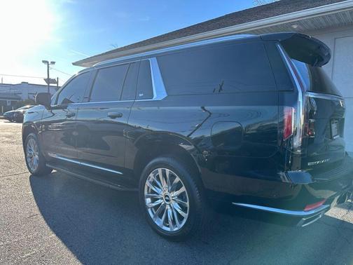 2022 Cadillac Escalade ESV Premium Luxury