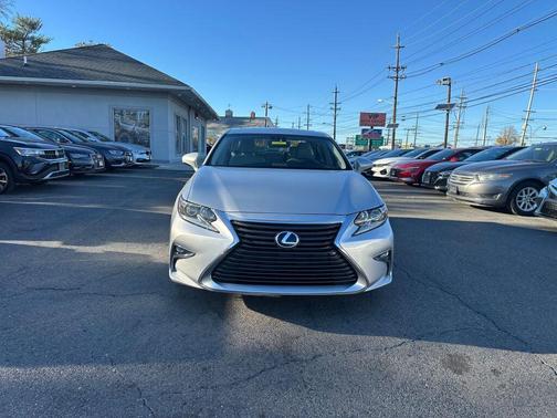 2016 Lexus ES 300h Base