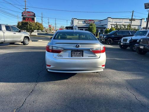 2016 Lexus ES 300h Base