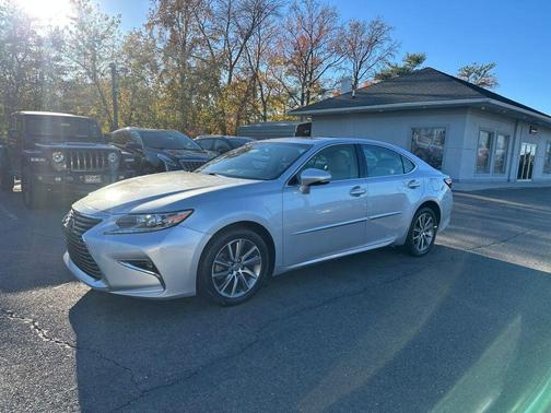 2016 Lexus ES 300h Base