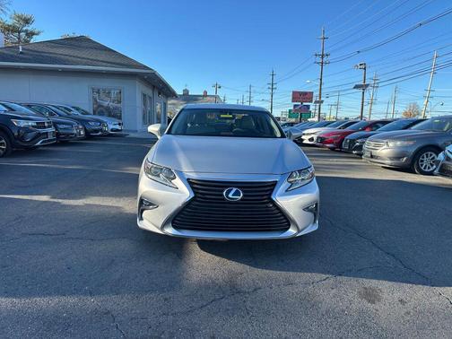 2016 Lexus ES 300h Base