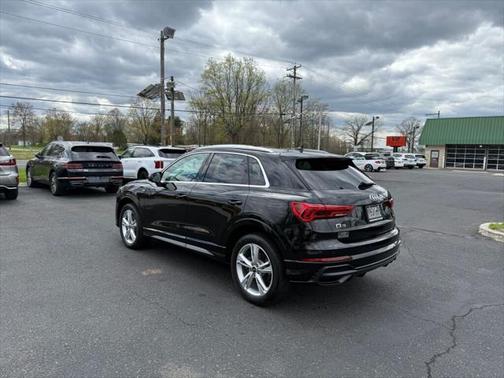 2022 Audi Q3 45 S line Premium