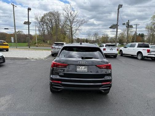 2022 Audi Q3 45 S line Premium