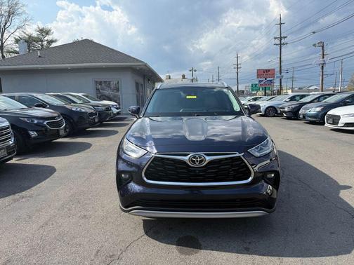 2021 Toyota Highlander Platinum