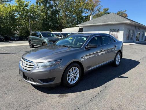 2014 Ford Taurus SE