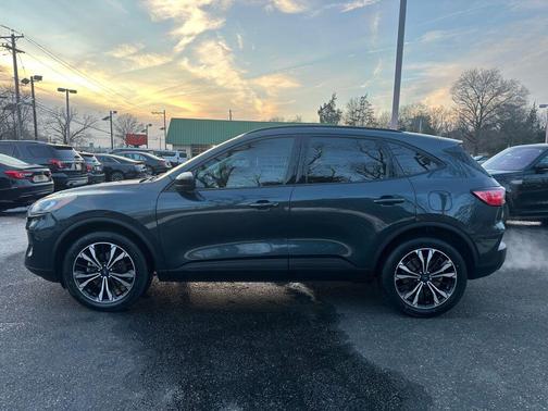 2022 Ford Escape SEL