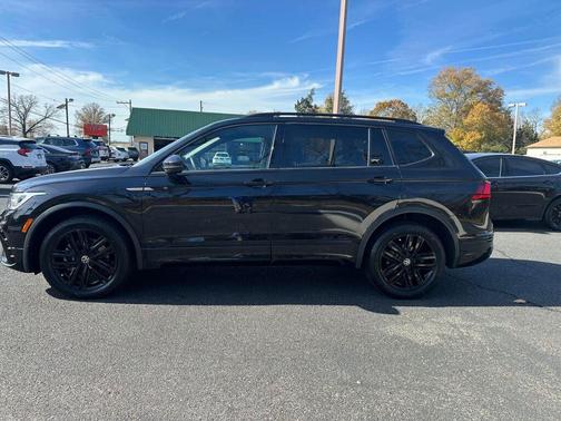 2022 Volkswagen Tiguan 2.0T SE R-Line Black