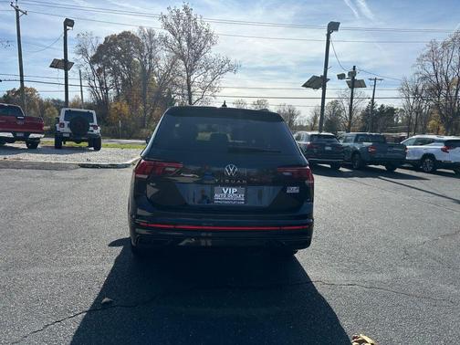 2022 Volkswagen Tiguan 2.0T SE R-Line Black