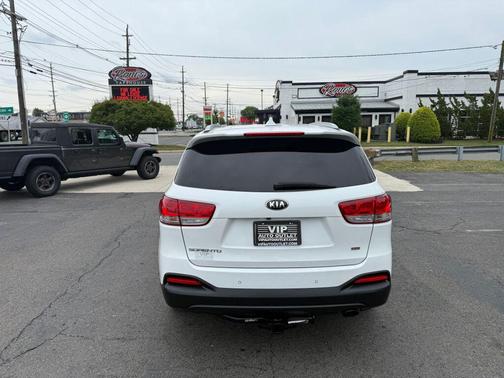 2016 Kia Sorento LX