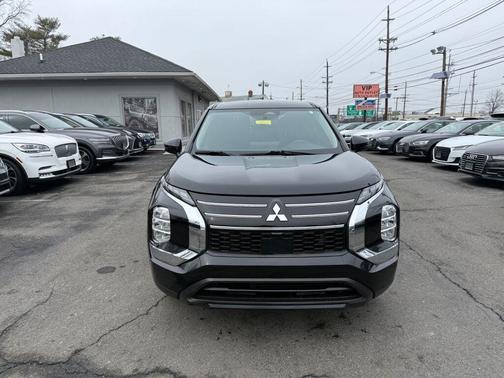 2025 Mitsubishi Outlander ES 2.5 2WD