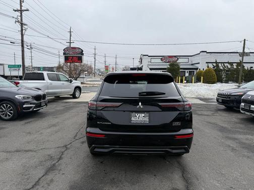 2025 Mitsubishi Outlander ES 2.5 2WD