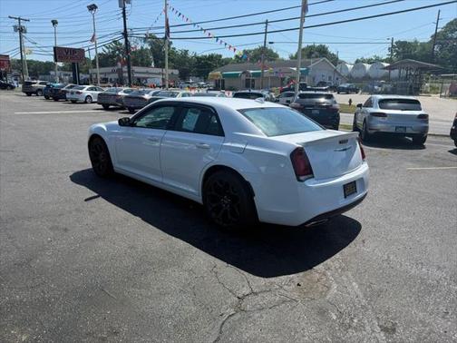 2019 Chrysler 300 S