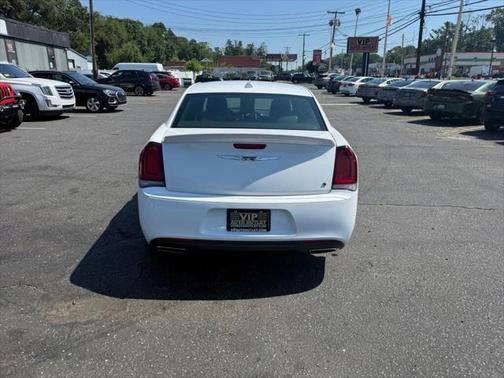 2019 Chrysler 300 S