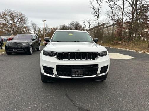2022 Jeep Grand Cherokee L Laredo